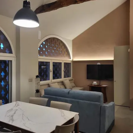 Bricco 23 - Terrazza Panoramica E Hammam Apartamento